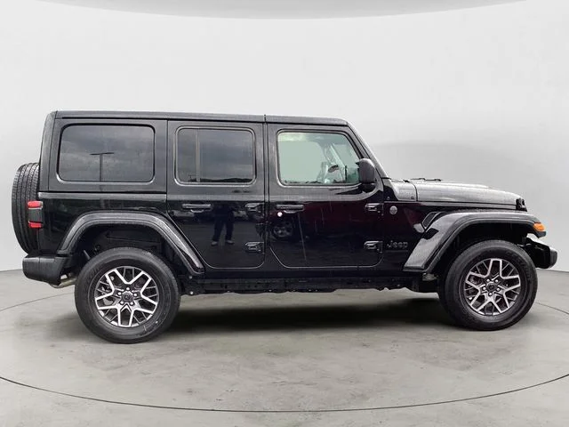 Certified Used 2025 Black Clearcoat Jeep Sahara image 6