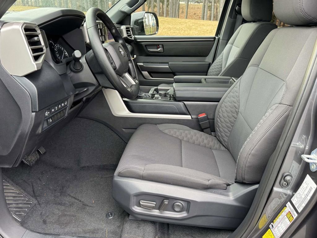 2026 Toyota Tundra SR5 - Photo 18