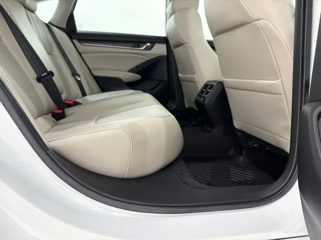 Used 2021 Platinum White Pearl Honda EX-L image 22