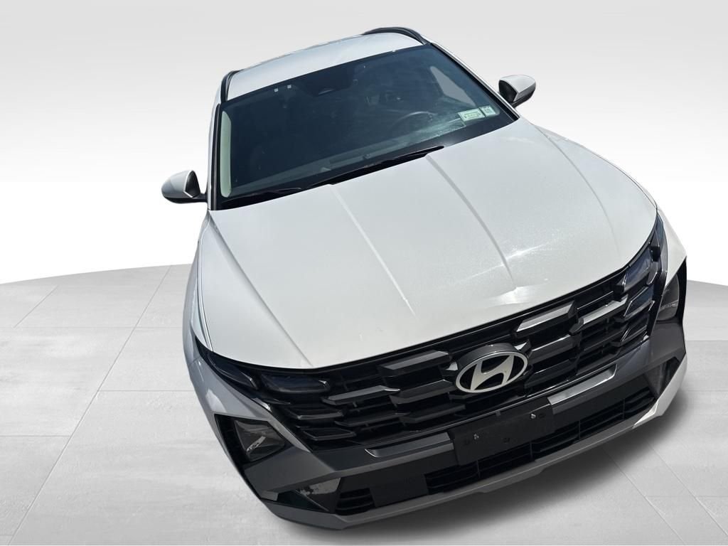 Used 2025 White Hyundai SEL image 16
