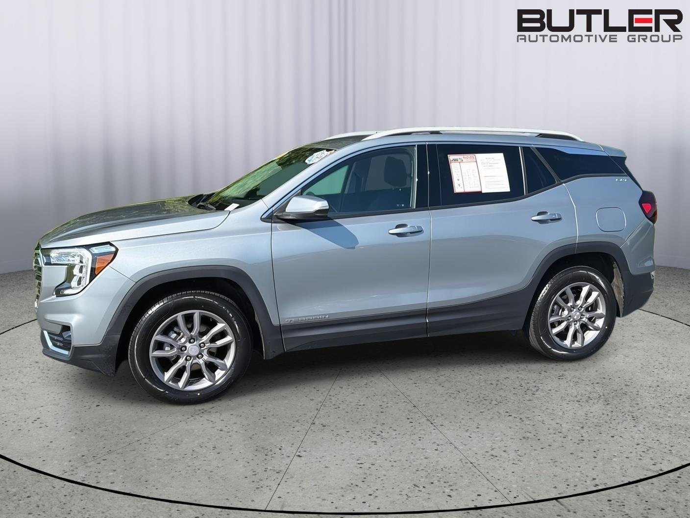 Used 2024 Sterling Metallic GMC SLT image 3