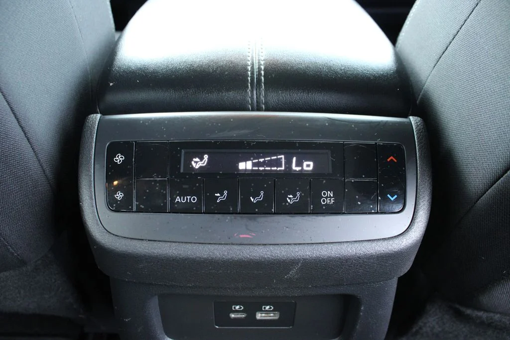 Used 2022 Deep Ocean Blue Nissan SV image 23