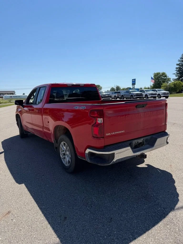 Used 2019 RED HOT Chevrolet LT image 4