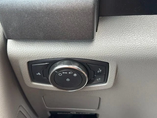 Used 2020 Black Ford XL image 31