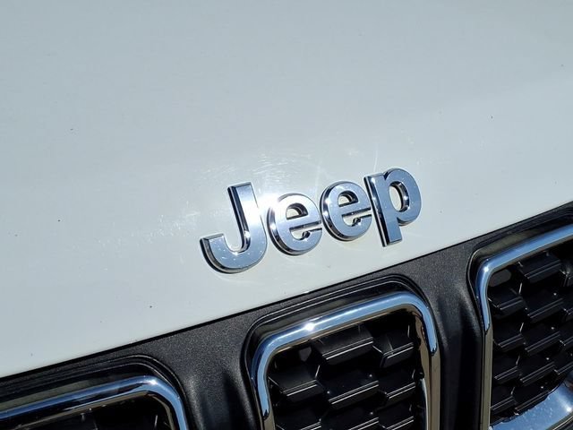 Used 2024  Jeep Latitude image 24