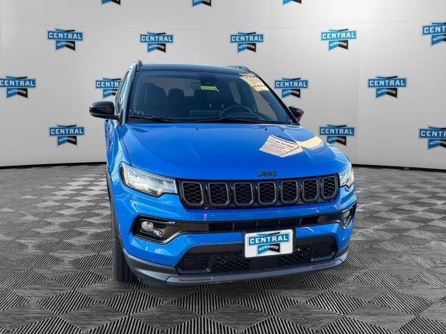 New 2026 Hydro Blue Pearl-Coat Exterior Paint Jeep Limited image 8