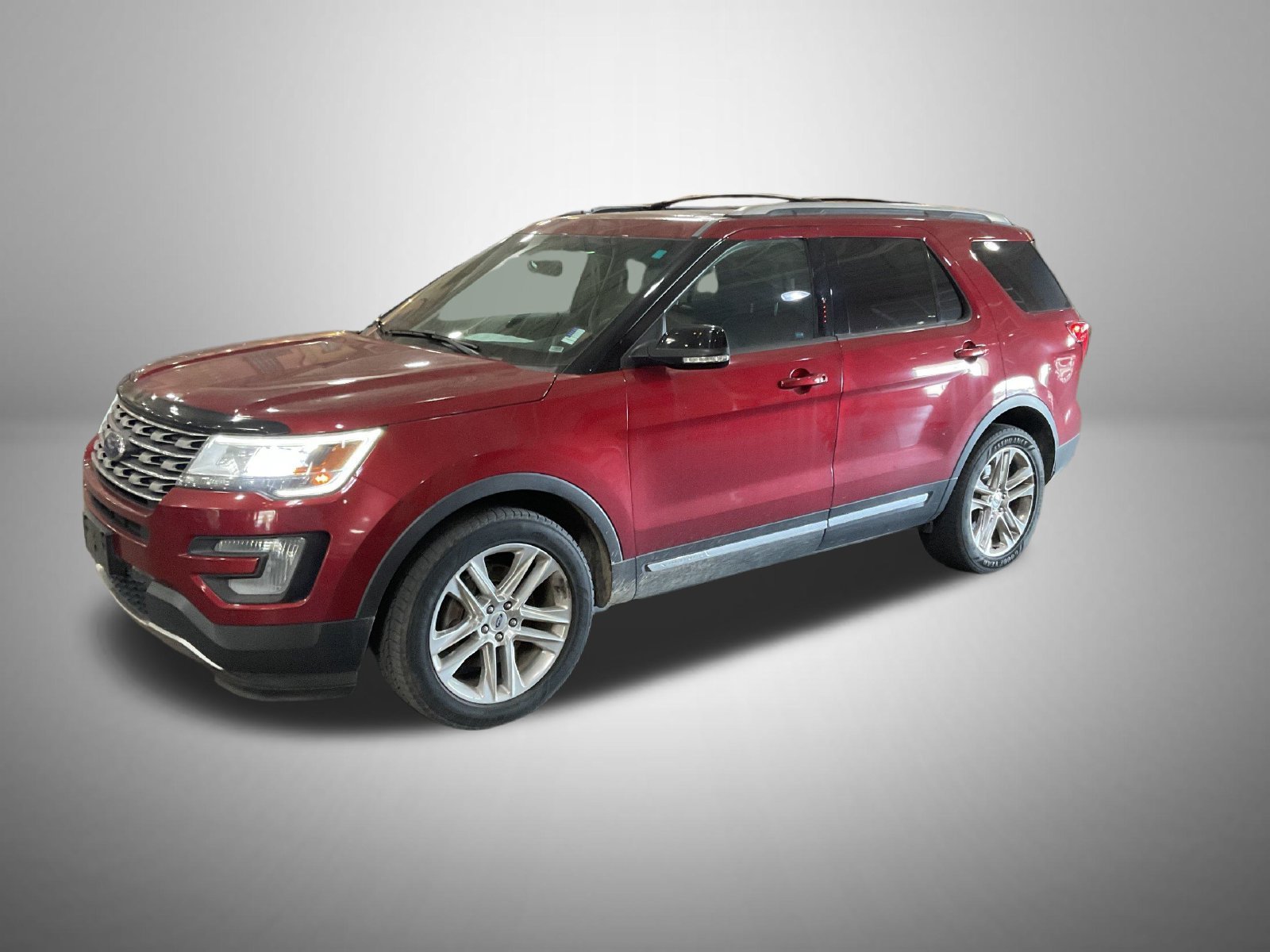 Used 2016 Red Ford XLT image 1