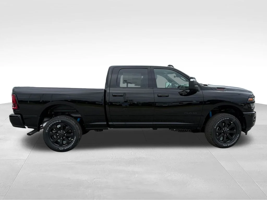 New 2026 Diamond Black Crystal Pearl-Coat Exterior Paint RAM Big Horn image 7