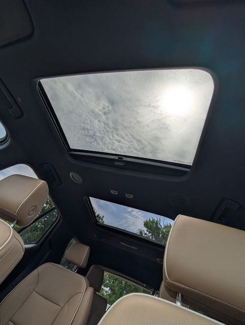 2023 Chevrolet Traverse Premier - Photo 12