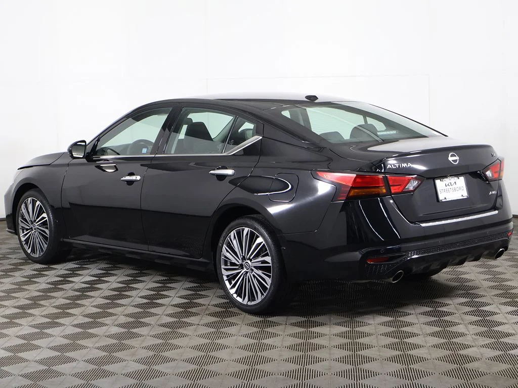 Used 2023 Black Nissan 2.5 SL image 10