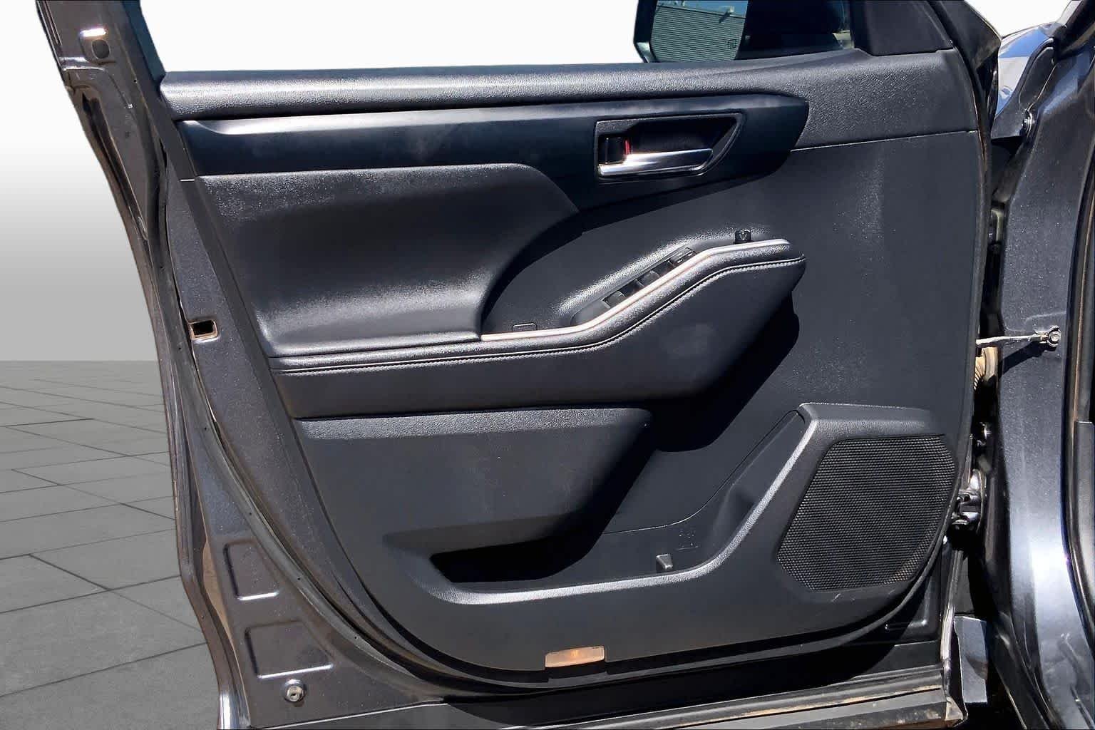 Used 2020 Magnetic Gray Metallic Toyota XLE image 22