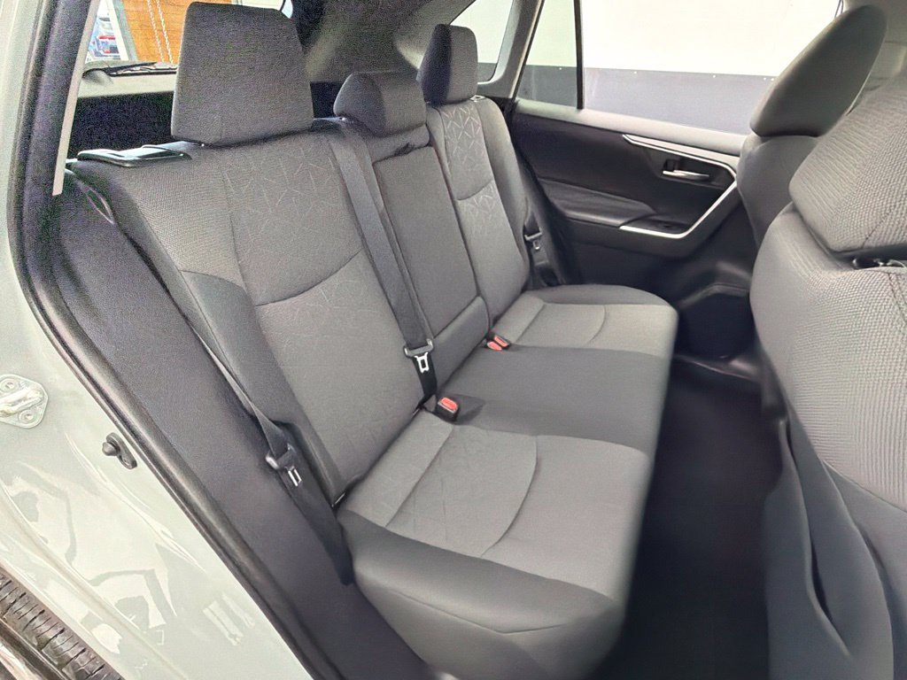 Used 2019  Toyota XLE image 25