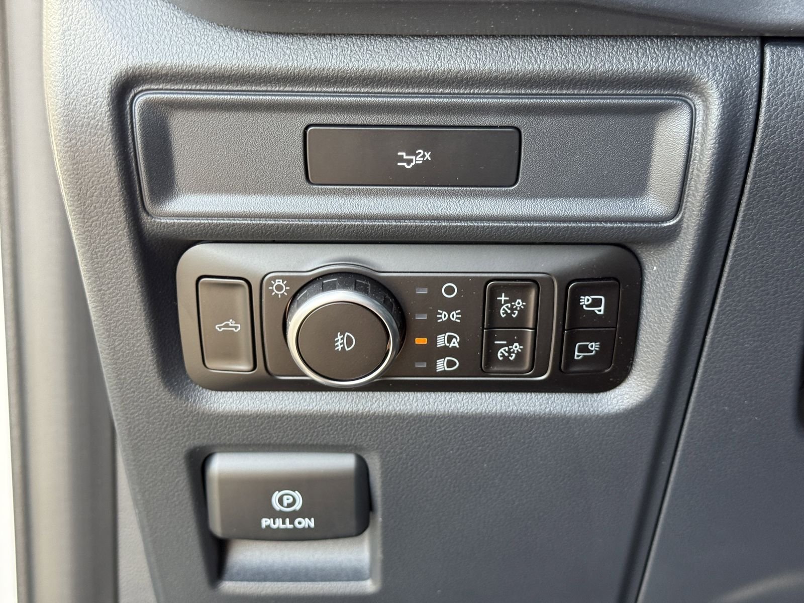 New 2026 Oxford White Ford XLT image 23