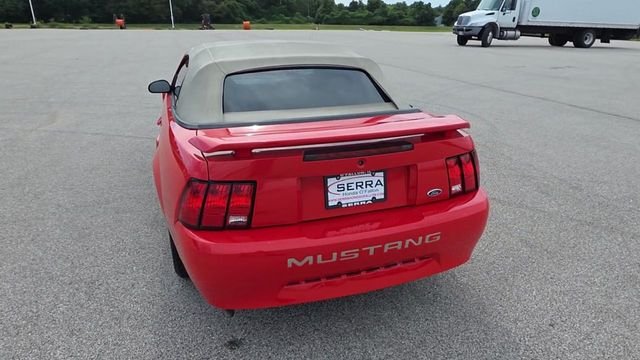 Used 2004 Torch Red Ford V6 image 8