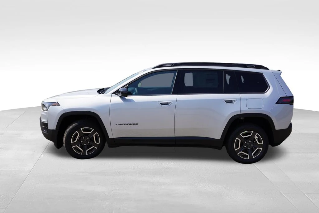 New 2026 Silver Zynith Clearcoat Jeep Limited image 6