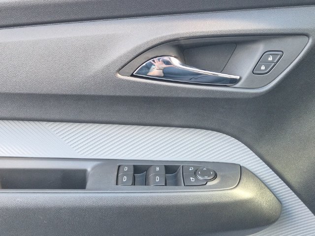 2027 Chevrolet Bolt LT - Photo 15