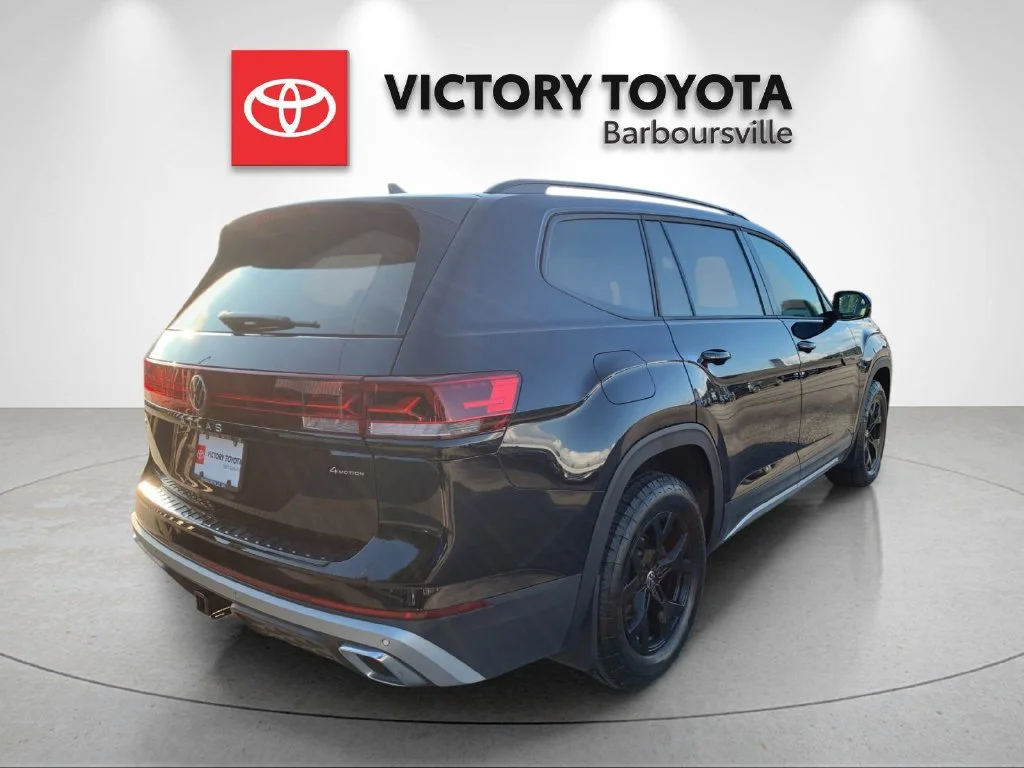 Used 2025  Volkswagen 2.0T Peak Edition image 7