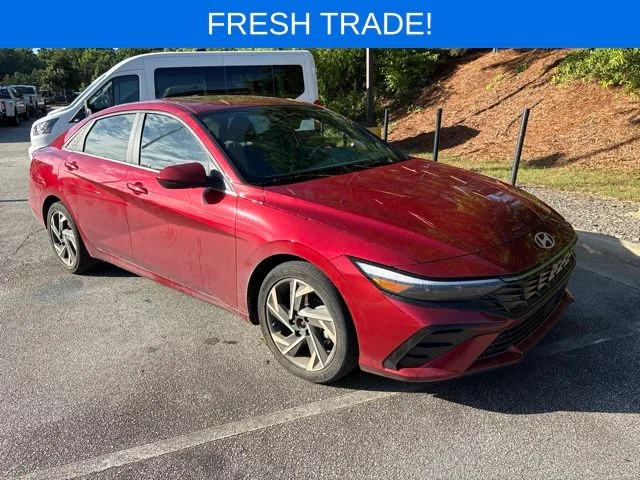 Used 2024 Red Hyundai SEL image 1