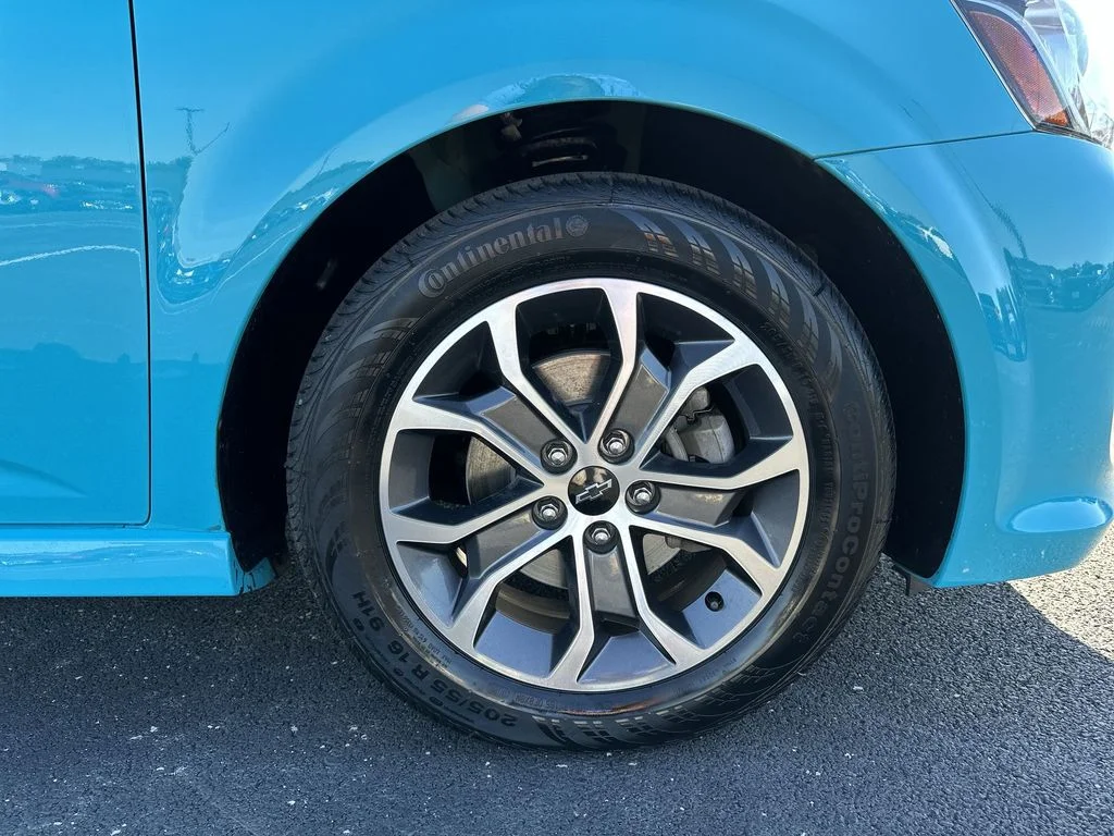 Used 2020 Blue Chevrolet LT image 16