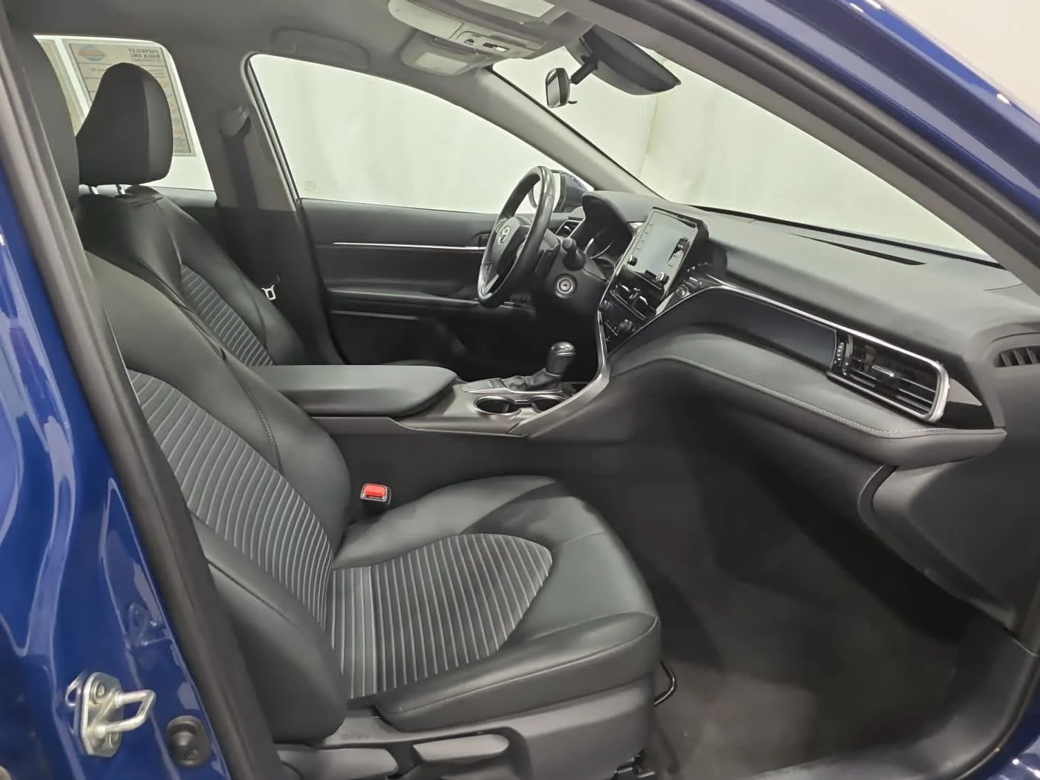 Used 2024 Blu/blue Toyota SE image 13
