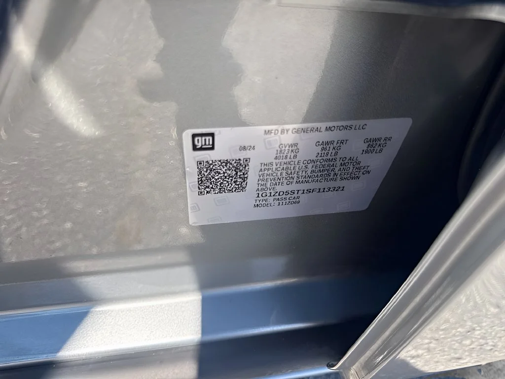 Used 2025 Gray Chevrolet LT image 32