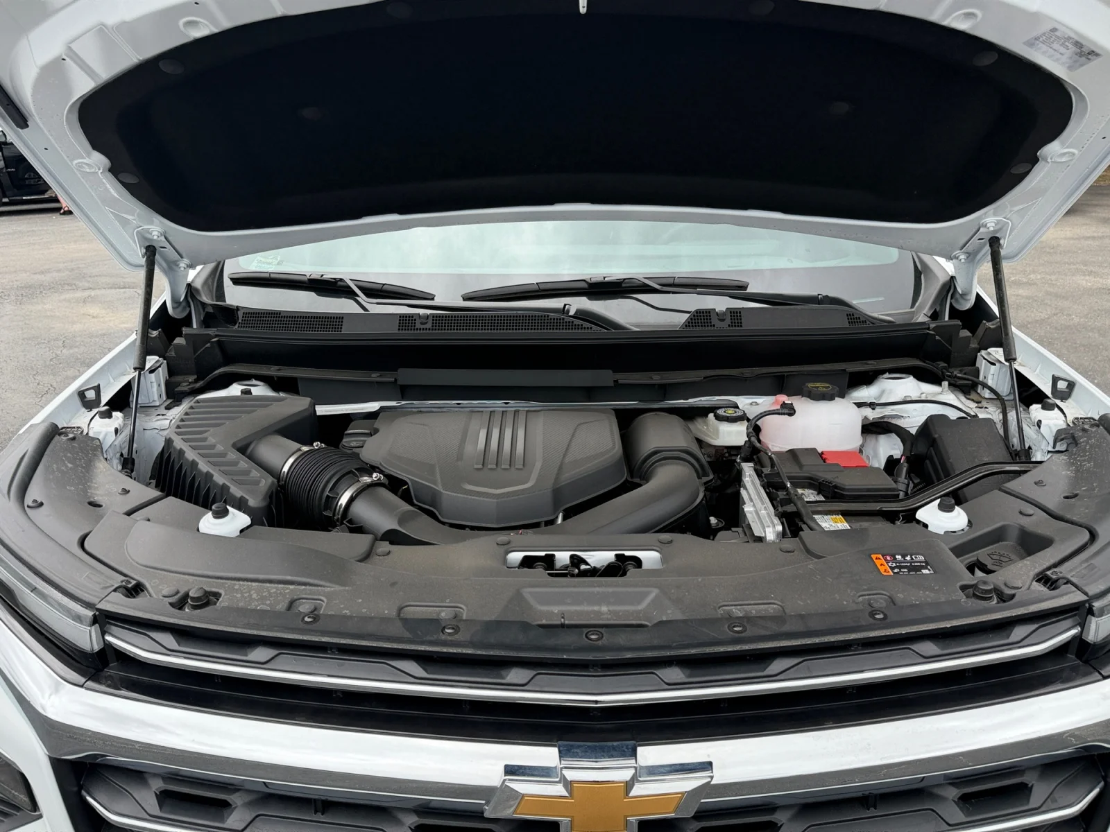 New 2026 Summit White Chevrolet LT image 20
