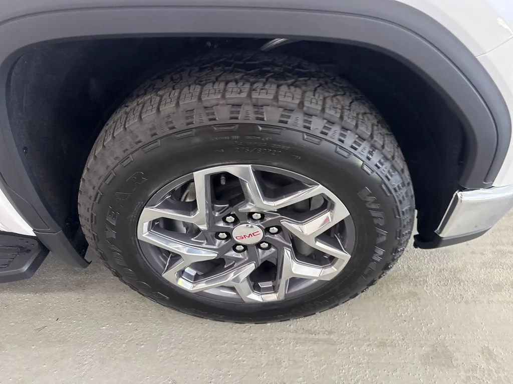 New 2026 Summit White GMC SLT image 4