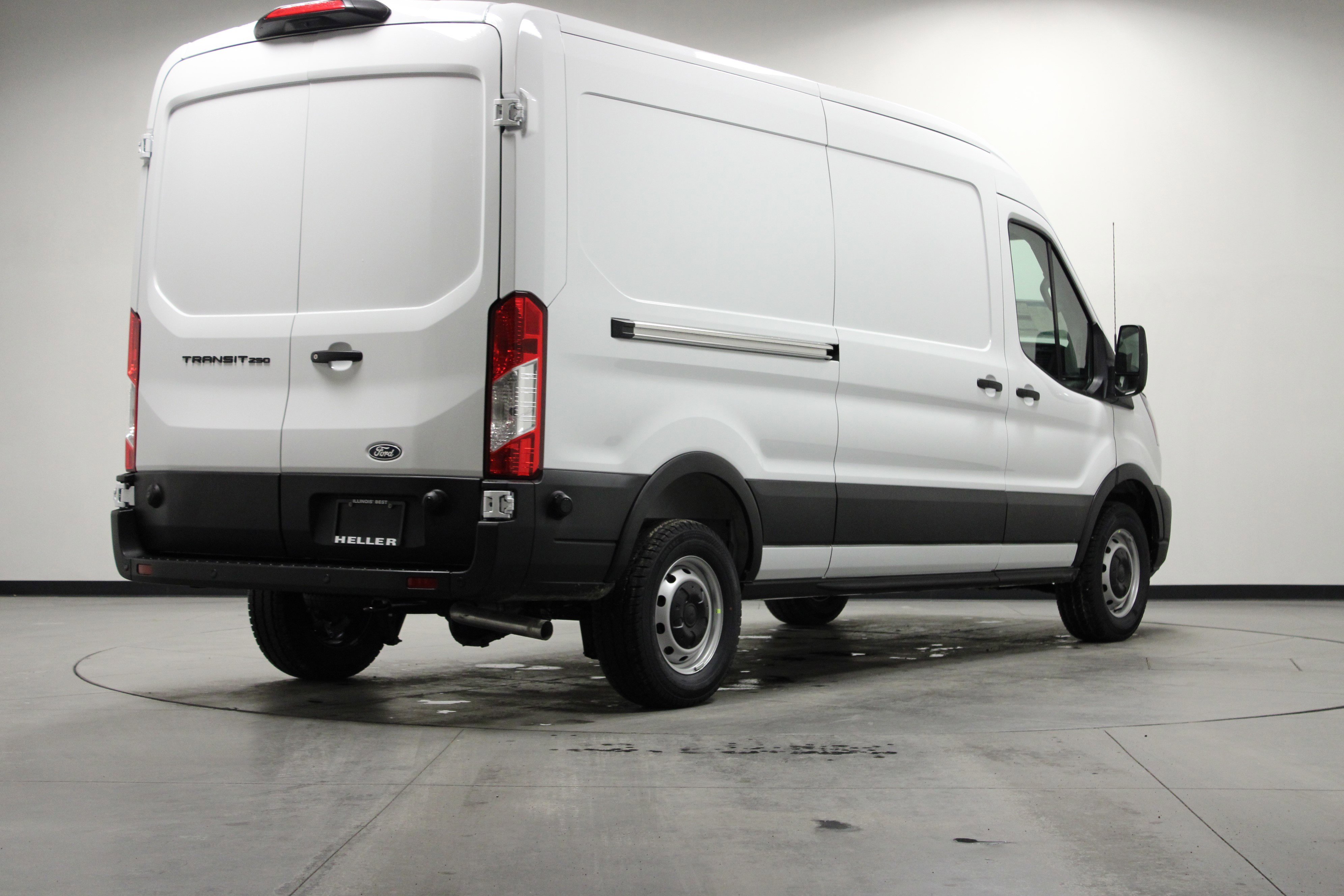 New 2026 Oxford White Ford  image 4