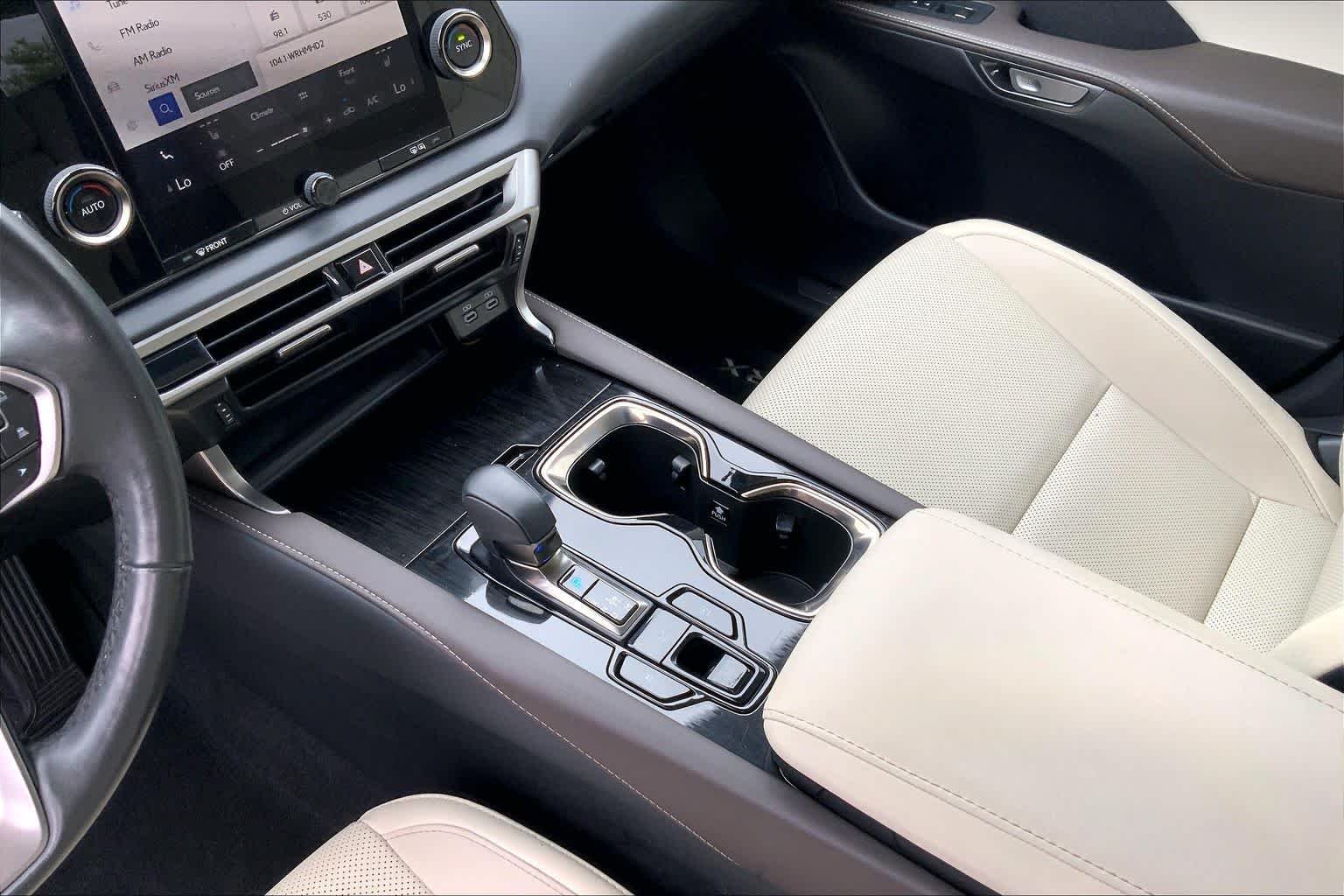 Used 2024 Iridium Lexus  image 16