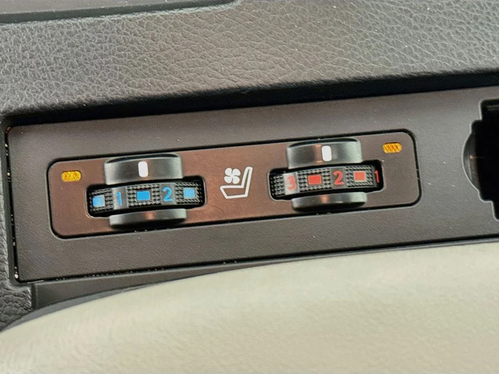 Used 2014 Starfire Pearl Lexus 350 image 20