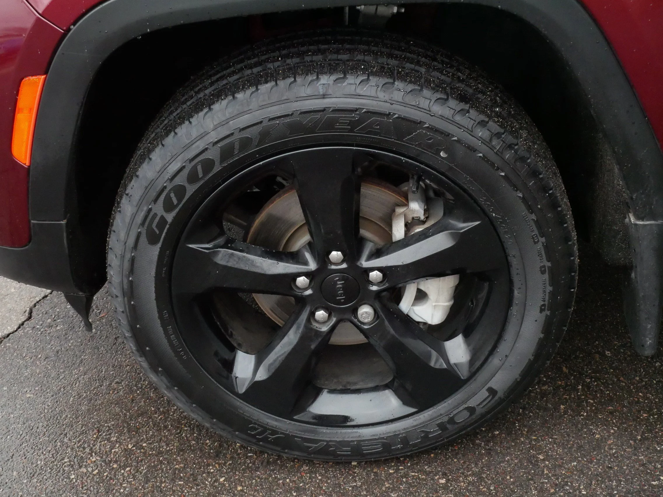 Used 2023 Velvet Red Pearlcoat Jeep Limited image 15