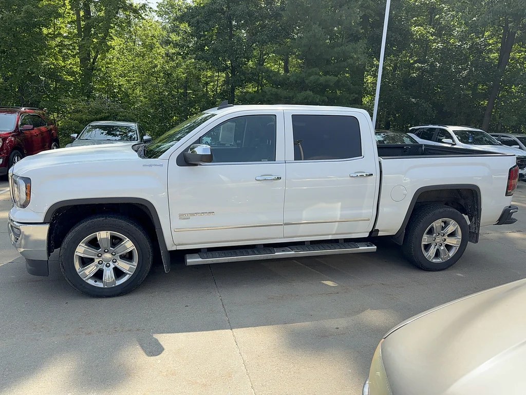 Used 2018 GMC Sierra 1500 SLT with VIN 3GTU2NER6JG304401 for sale in Willoughby Hills, OH