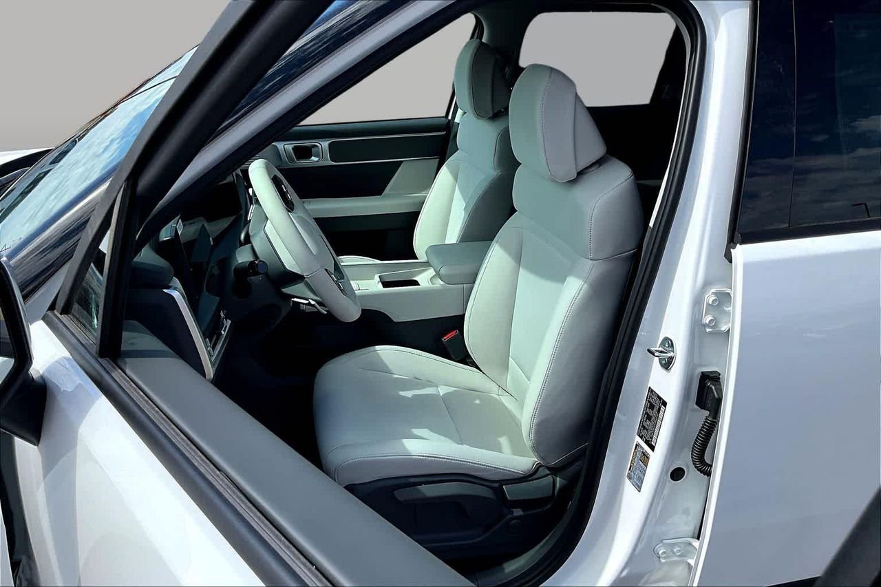 New 2026 Serenity White Hyundai SE image 9