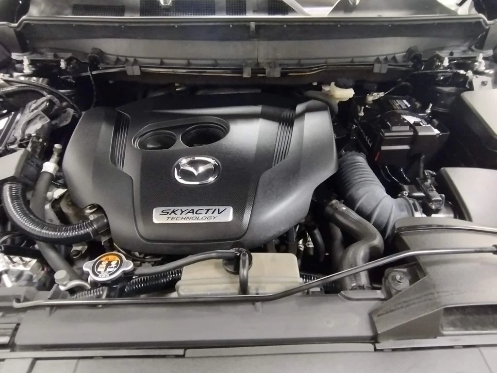 Used 2017 Black Mazda Signature image 7