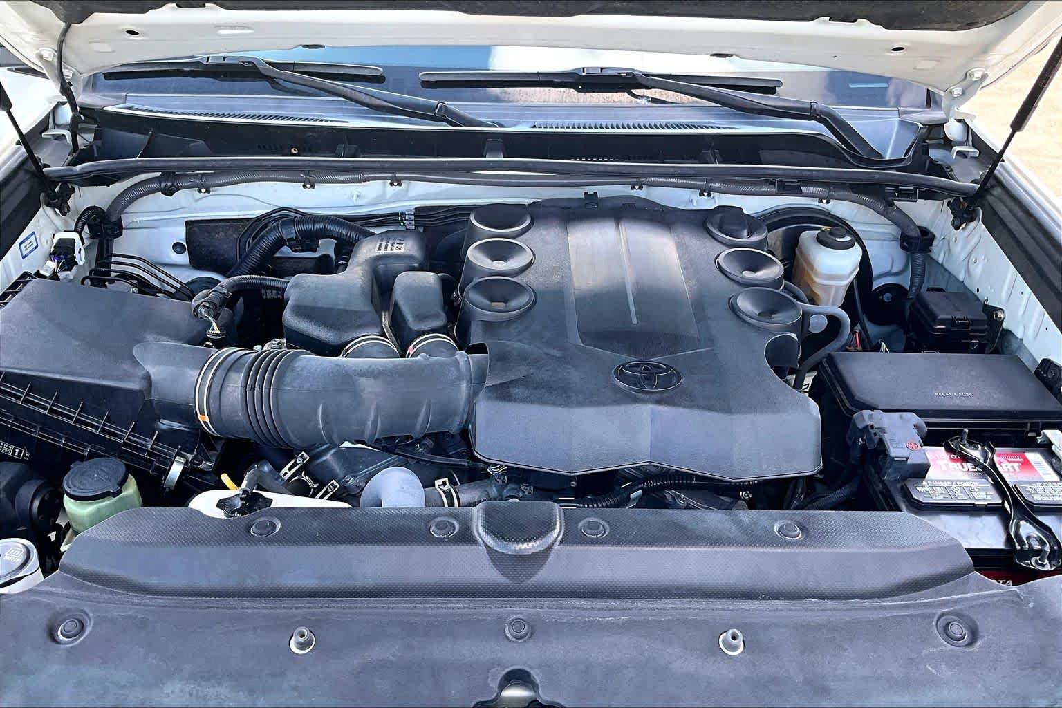 Used 2022 White Toyota SR5 Premium image 30