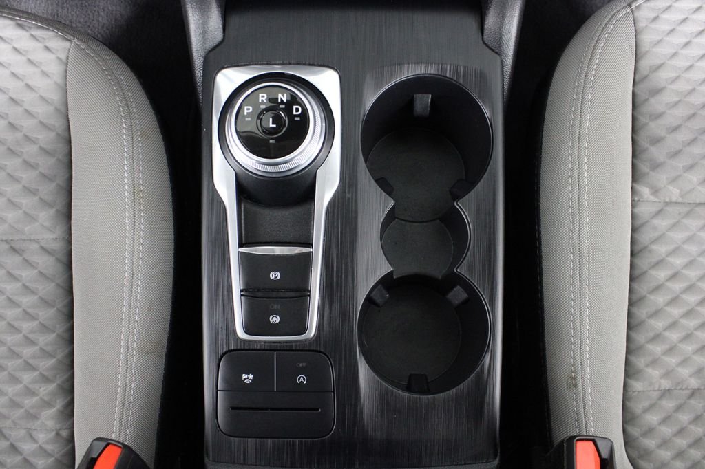 Used 2022 Black Ford SE image 25