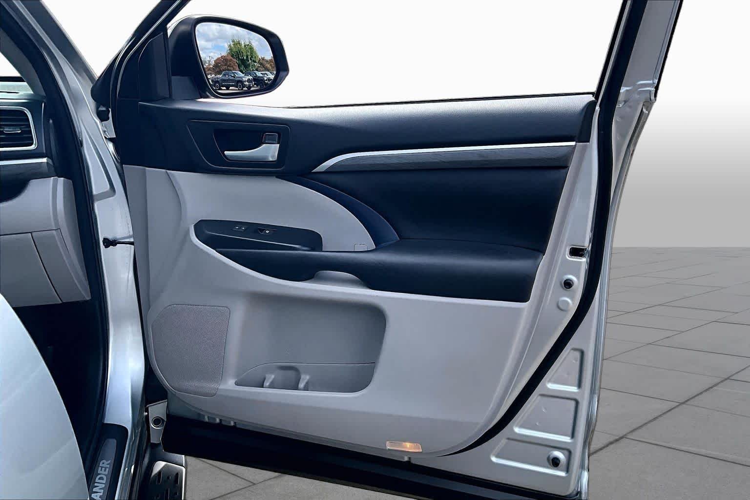 Used 2017 Celestial Silver Metallic Toyota Hybrid Limited Platinum image 22
