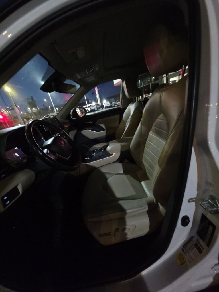 2023 Toyota Highlander Hybrid XLE photo 4