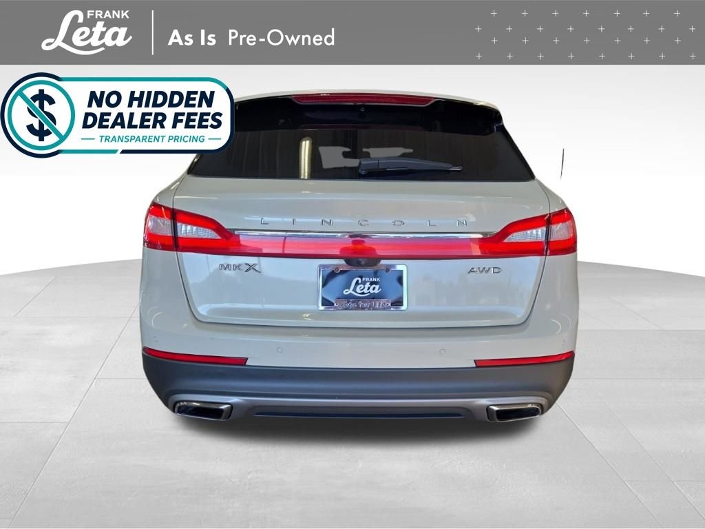 Used 2016 Platinum Dune Metallic Tri-Coat Lincoln  image 5