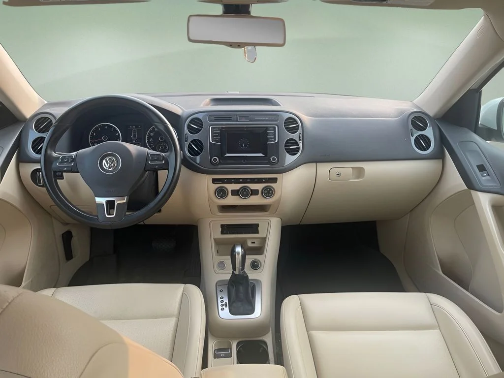 Used 2016 White Volkswagen SE image 10