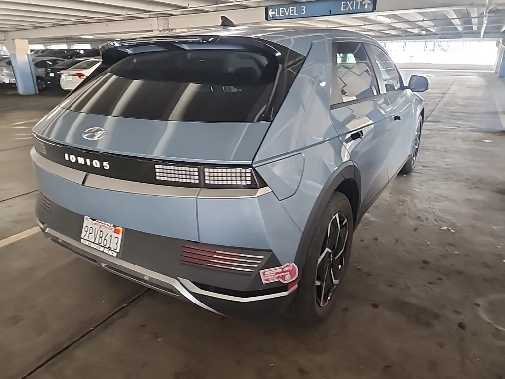 Used 2024 Blue Hyundai SEL image 2