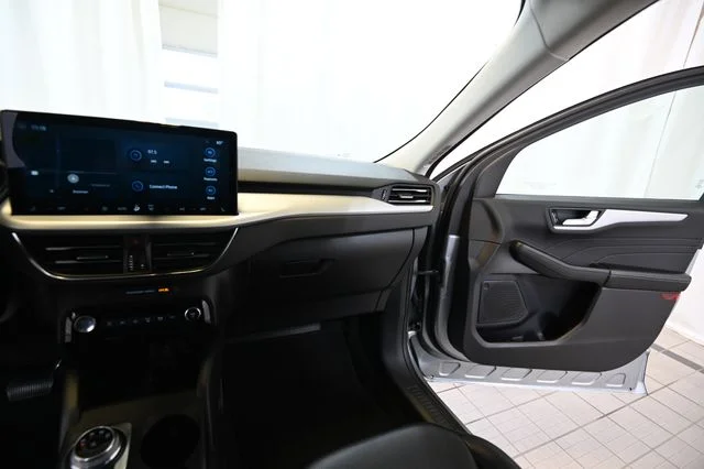 Used 2024 Silver Ford Platinum image 30