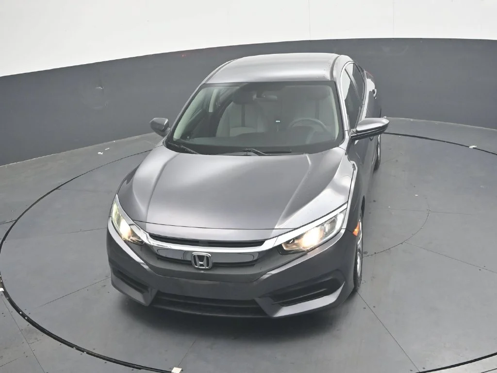Certified Used 2018 Lunar Silver Metallic Honda LX image 20