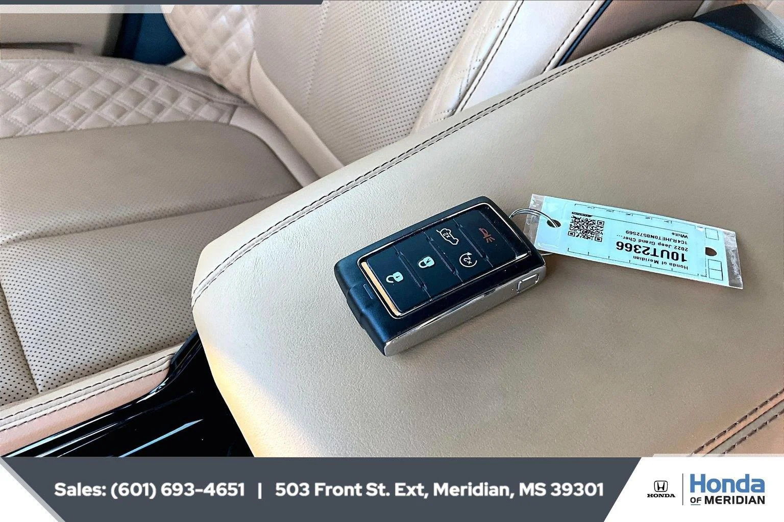 Used 2022 Bright White Clearcoat Jeep Summit Reserve image 9