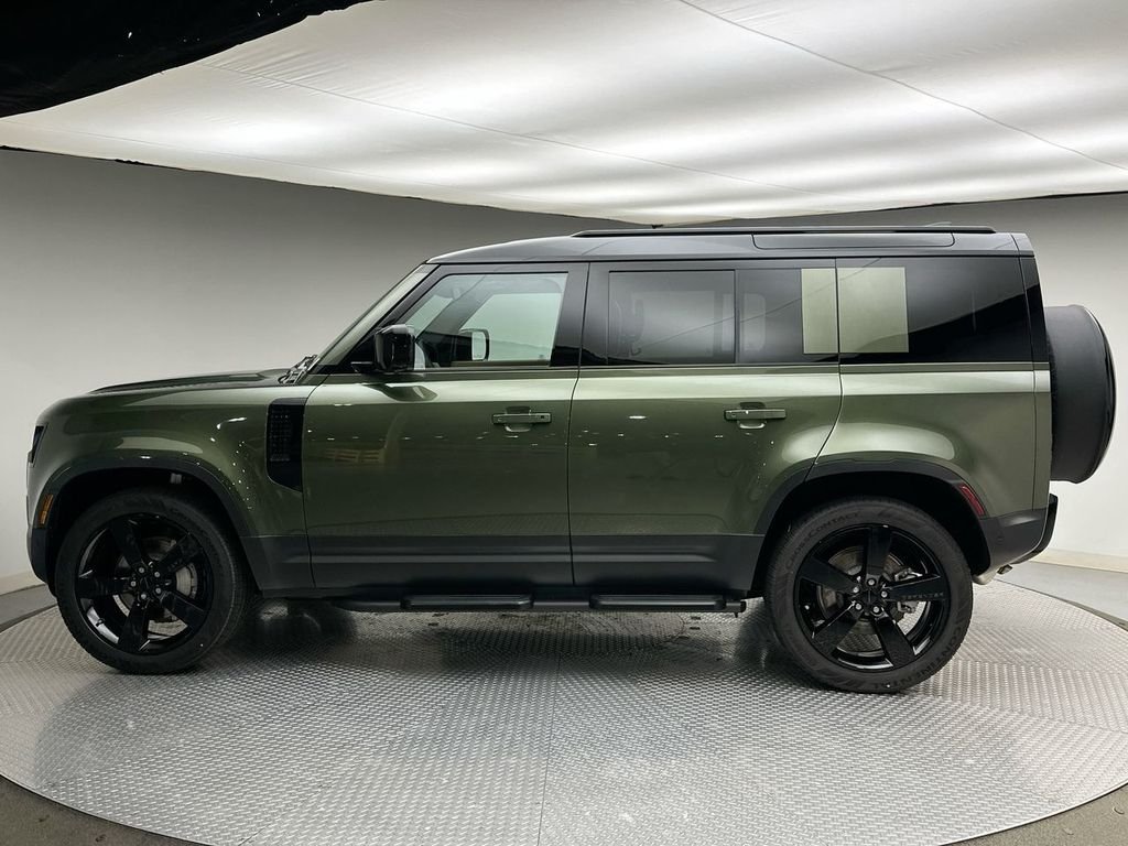 New 2026 Woolstone Green Metallic Land Rover S image 2