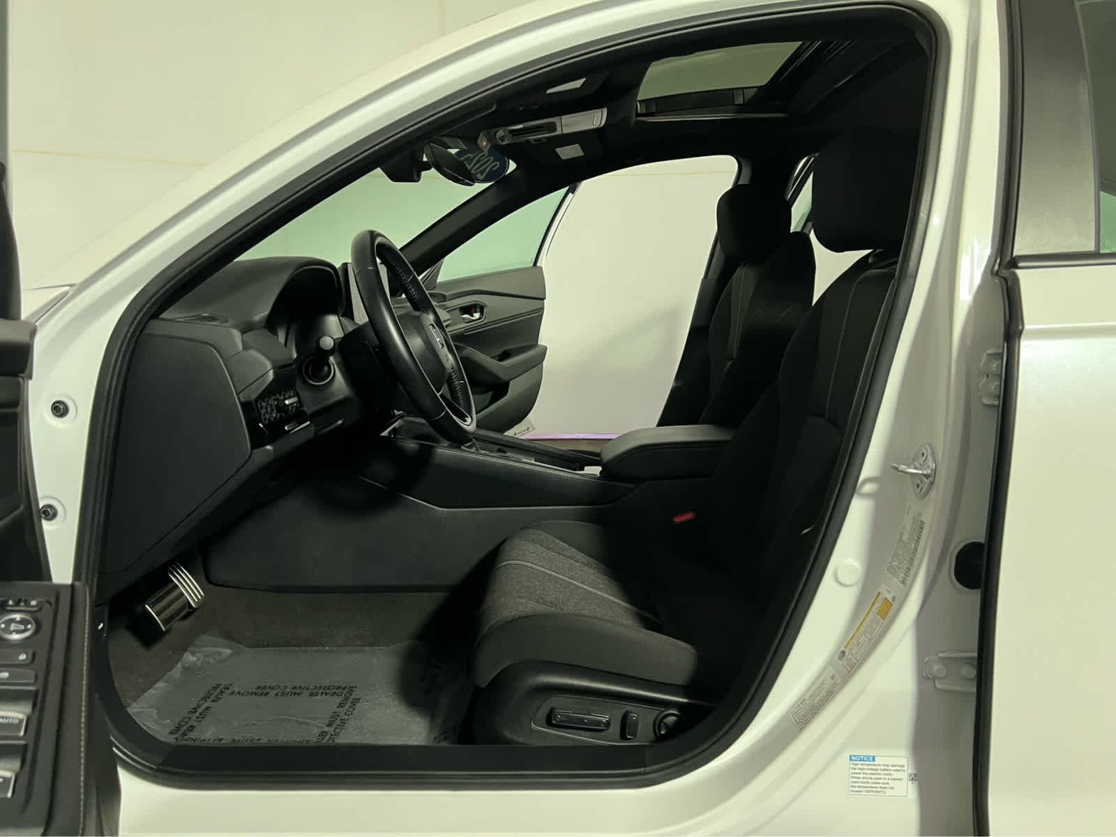 Used 2025 Platinum White Pearl Honda Sport image 21