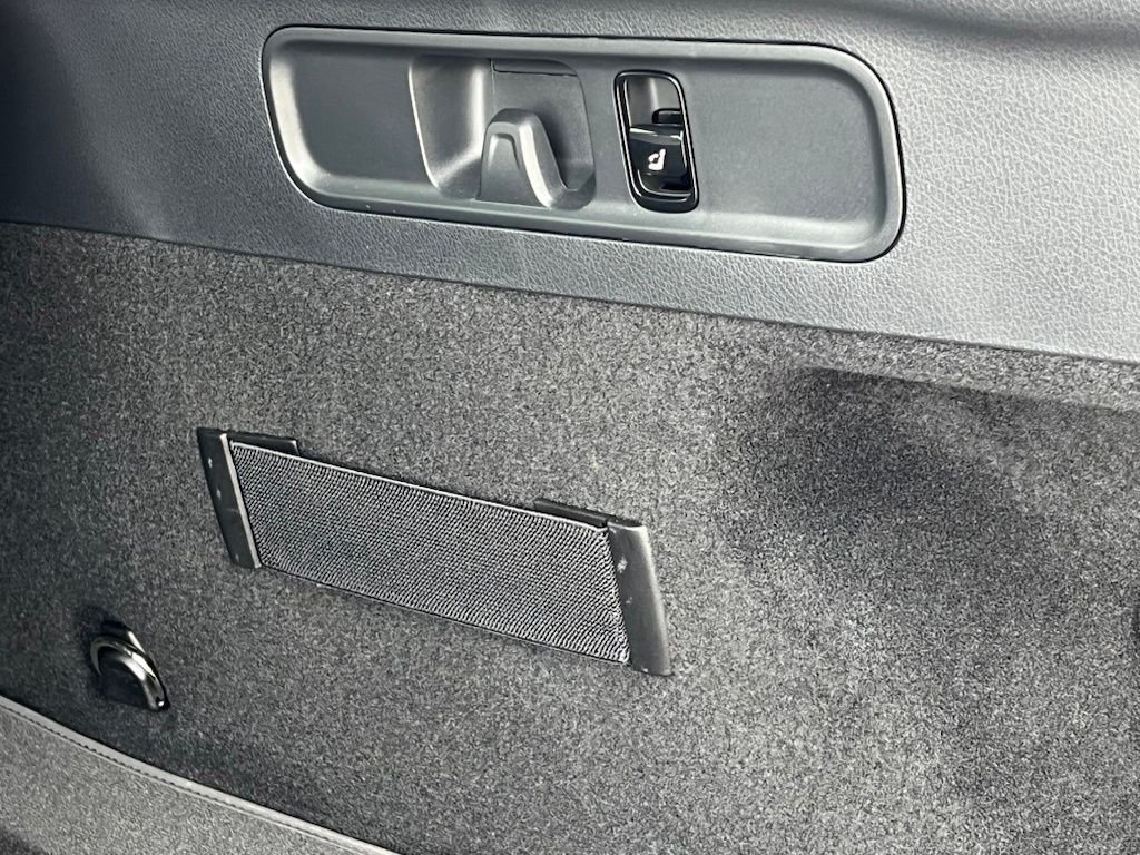 Certified Used 2023  Mercedes-Benz GLC 300 image 40