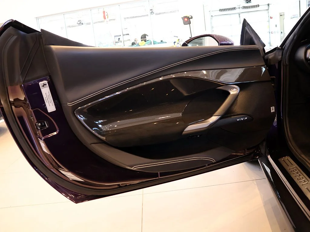 Certified Used 2025 Viola Hong Kong Ferrari  image 110