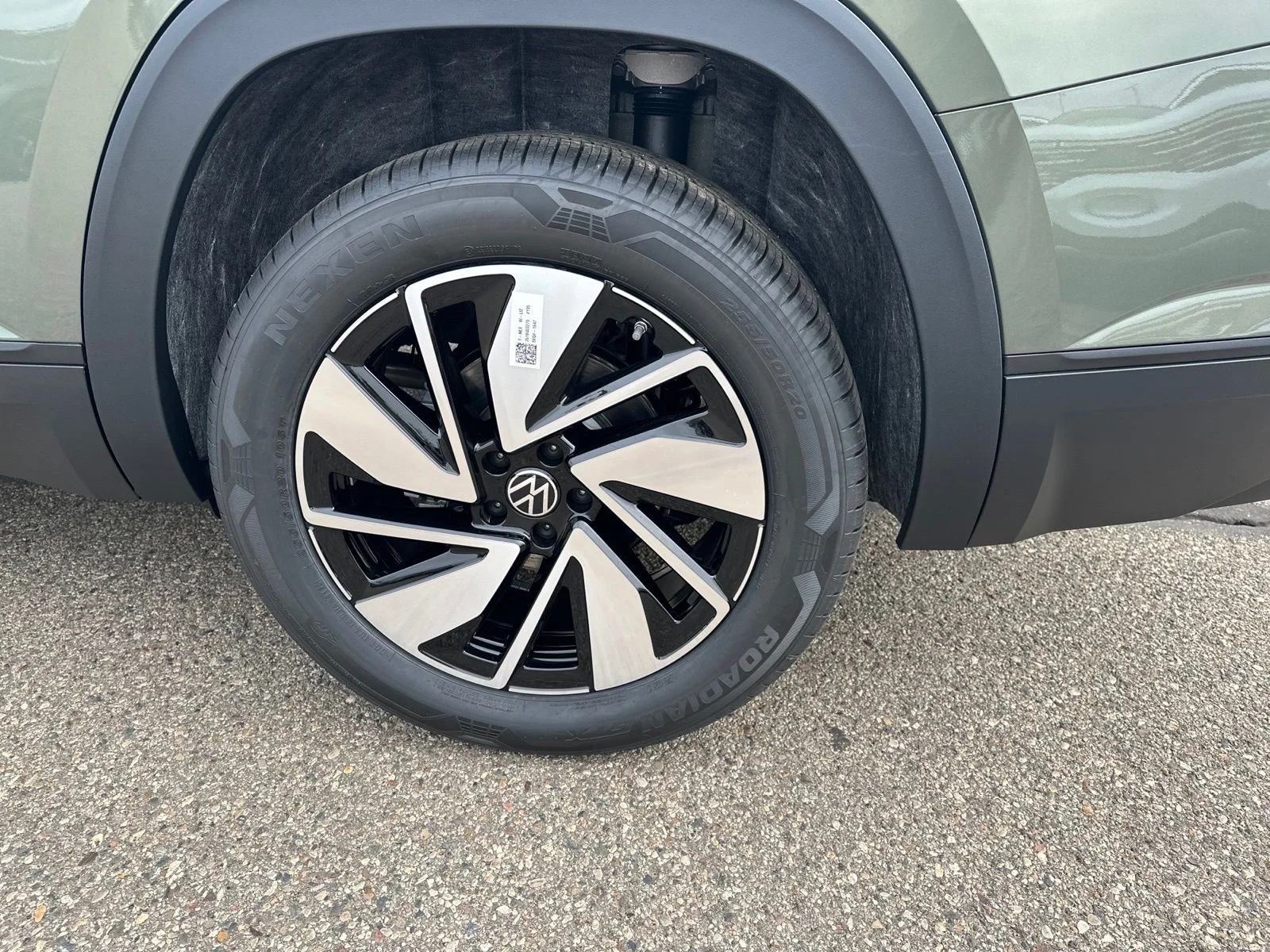 2026 Volkswagen Atlas SE w/Tech - Photo 9