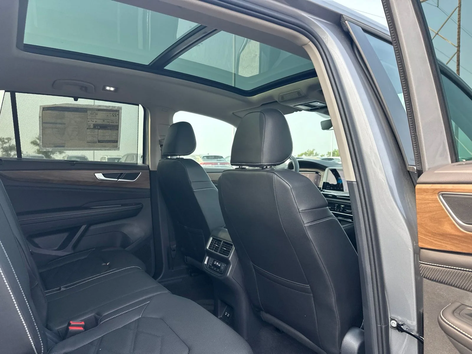 2026 Volkswagen Atlas SE w/Tech - Photo 37